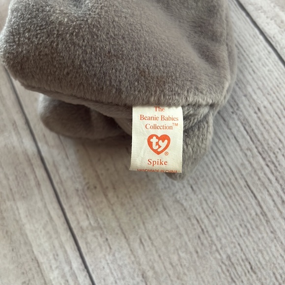 ⭐️HP!⭐️ NWT Ty Beanie Baby “Spike”‘ the rhino. PVC roller filling. 1996. - Picture 11 of 13